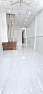 Cho thuê nhà Diệu Hiền mới 80m2, có máy lạnh, 2 phòng ngủ, 2WC, sân oto