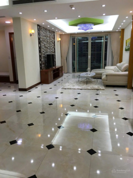 Cho thuê căn 3 ngủ, 130m2, ban công Đông Bắc, đủ đồ, vào ở ngay. LH 0974 629 234