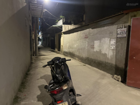 Bán đất tặng nhà tổ 2 Tình Quang - Giang Biên - 54m2 - ngõ 2.5m - sát ô tô - giá 2.8 tỷ