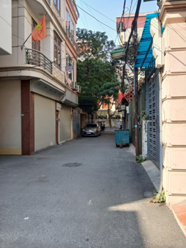 Bán nhà 61/14 phố Phùng Chí Kiên, Hoàng Quốc Việt 38 m2, 5 tầng ô tô đỗ cửa gía 7,8 tỷ nhà đẹp