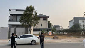 Hàng Hiếm - 300m2 Sẵn Sổ Nam Vĩnh Yên Đường 16.5m, View 20 sân Pickleball