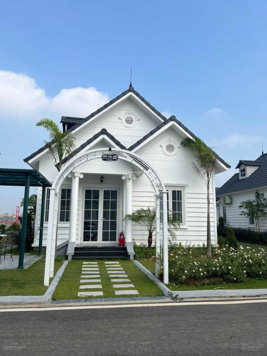 Suất ngoại giao Vip Nhất dự án Vườn Vua! Biệt thự View 2 mặt hồ sen giá 4,5tỷ full nội thất 5*