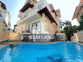 Cho thuê nhà 500m2 sân vườn, hồ bơi, 3 lầu 5 phòng khu Compound Nguyễn Văn Hưởng gần sông Sài Gòn