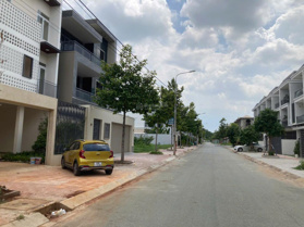 Cho thuê nhà đường D1, Khu dân cư Bửu Long, gần trường Song ngữ Lạc Hồng, phù hợp văn phòng.