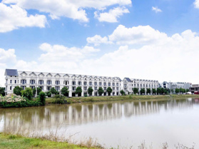Căn góc ngoại giao - vị trí đối diện nhà thi đấu huyện - sẵn sổ sang tên luôn - LH: 0974 555 771