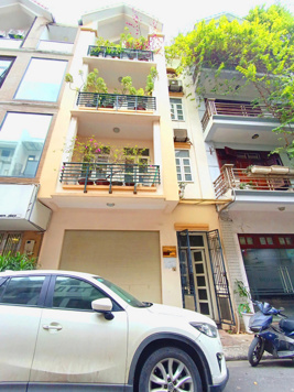 (Phân lô, ô tô tránh) bán nhà mặt ngõ Trúc Khê, Đống Đa. DT 51m 5 tầng MT 4,2m