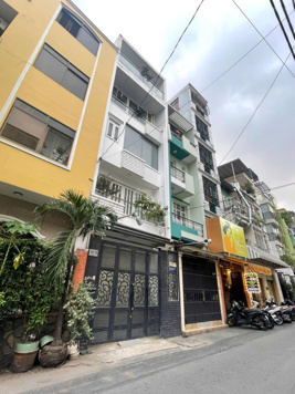 Chủ ngợp! Cần bán gấp - Nguyễn Đình Chiều Q3 - DT: 4,5x14m - kết cấu: 4 tầng - giá: 13,9 tỷ TL