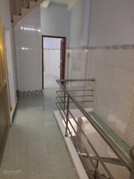 Cho thuê nhà hẻm gần trường Nguyễn Hữu Thọ, 1 trệt 1 lầu, giá 9tr/ tháng