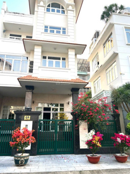 Bán biệt thự khu Him Lam Quận 7 giá 48 tỷ TL, DT đất 10x20m, sổ hồng, vị trí đẹp, NT đầy đủ