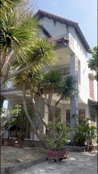 Cho thuê biệt thự (5PN, 5WC, 250m2, trong khu đất 1000m2) tại trục đường chính KP13, P. Hố Nai