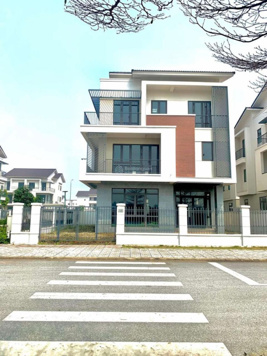 Biệt thự đơn lập 300m vsip Từ Sơn, sân vườn 200m, sổ hồng lâu dài, giá chỉ 26 tỷ