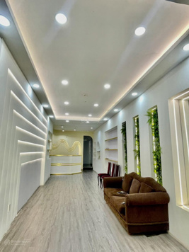 Cho thuê nhà mặt phố tại Phạm Ngọc Thạch, 85 triệu, 80m2, hàng hiếm view đẹp, Q3, HCM