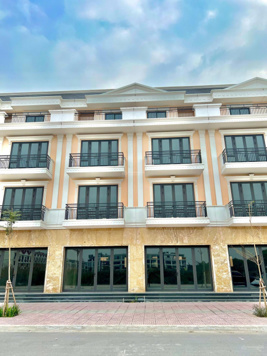 Bán hơn 4 tỉ căn liền kề, shophouse VSIP Bắc Ninh, cả nhà cả đất