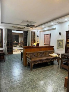 Nhà 5 tầng TÂY HỒ 2 mặt thoáng vĩnh viễn - Mặt tiền rộng 5.5M - Vỉa hè to - 2 chiều ô tô dừng đỗ.