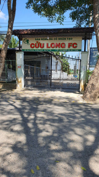 Bán đất thổ cư xây nhà ở bên cạnh sân bóng đá Cửu Long