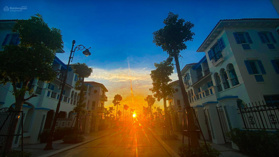 Bán căn song lập và tứ lập phân khu Calvia giá chưa đến 100tr/m2, giá cắt lỗ, liên hệ 0973 700 276