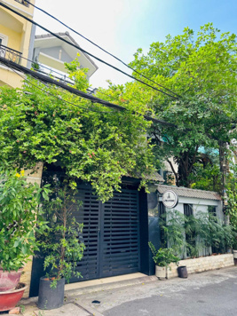 Villa siêu đẹp, HXH Đặng Văn Ngữ Quận Phú Nhuận. DT: 8x22m. 3 tầng. 38 tỷ