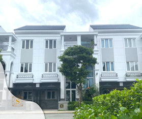 Chuyên hàng chuyển nhượng biệt thự Sol Villas, giá cực tốt. LH: 0902 746 319