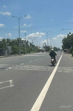 Bán đất mặt tiền đường Quốc Lộ 1A rộng lớn, P2, trung tâm thị xã Cai Lậy, Tiền Giang, DT 3600m2