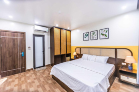 Cần tiền bán nhanh căn hotel 8 phòng ven biển ngay cổng FLC