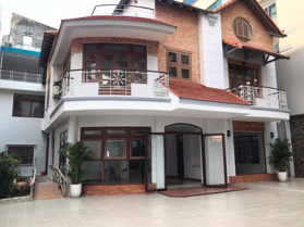 Cho thuê biệt thự Phùng Khắc Khoan Đa Kao Quận 1 - 30x25m. 4 tầng, sân vườn. Giá: 150 triệu/tháng
