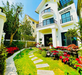 Đơn lập thô nở hậu - ngã ba sông tại vị trí lõi Vinhomes Riverside 375m2, giá 1xx tỷ