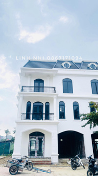 Chuyển nhượng Towhouse Xô Viết Green City diện tích 126m2