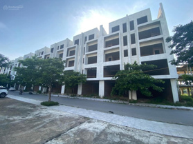 Duy nhất 1 căn liền kề xây thô đã có sổ đỏ giá 4, x tỷ tại khu nghỉ dưỡng FLC Sầm Sơn Thanh Hóa