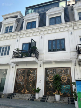 Bán nhà 3 tầng lối 2 đường Nguyễn Văn Cừ