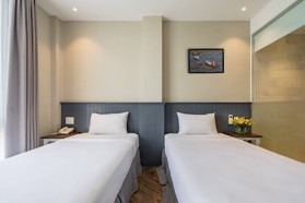 Bán nhà HXH Trần 764/ Sư Vạn Hạnh, P. 12, Q. 10, DT: 5 x 17m, KC: 1T 4 lầu. Giá 22,6 tỷ