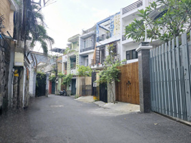 Bán nhà riêng 7,4 tỷ, 110m2, 12PN, 12WC tại Lê Quang Định, P11, Q. Bình Thạnh, HCM giá tốt