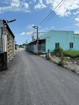 Bán đất đường nhựa cách đường Mạc Văn Thành 50m, dt 264m2, có 180m2 thổ, giá 8tr/m2. LH 0981 593 220