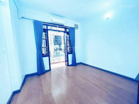 Cho thuê nguyên căn 2, 3 phòng ngủ hẻm 40 Xuân Diệu quận Tây Hồ gần Hồ Tây 2 phòng ngủ lớn 1 phòng
