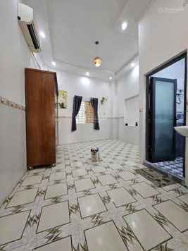 Bán nhà lầu sổ hồng hoàn công DT 4 x 12 DTSD 90m2 nhà gần Vincom Hùng Vương lộ 3m cách lộ oto 40m