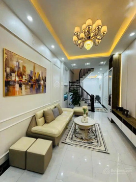 Chính chủ bán nhà xây mới 2 thoáng vv xây kiên cố 50 M -5Tang-MT rộng gần 4 m- Sđ cc Giá CHỈ 8,5 Tỷ