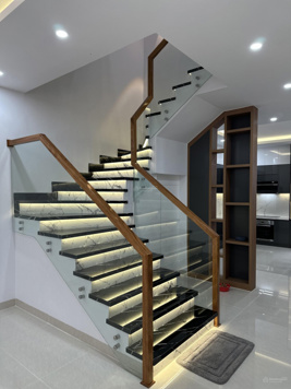 Cho thuê nhà mặt phố mới xây, nội thất cao cấp, mặt đường khu đô thị Mipeco Nha Trang 4PN - 6WC