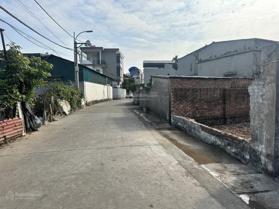 Ô tô vào nhà - đất phân lô - tầm tiền - mặt ngõ thông ô tô - gần 3 khu CN, trường may, HV Toà Án