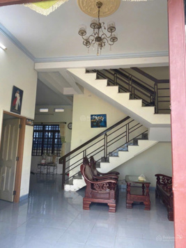 Cho thuê nhà 3 tầng kdc vip phường Trảng Dài, 5 phòng ngủ, diện tích 200m2