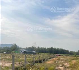 Bán đất tại Cửa Dương 585.1 m2 phong thủy tốt