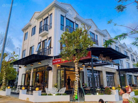 Bán nhà 3 tầng 3 mặt tiền đường 60m, 19m, 12m dự án Royal Park trung tâm Thành Phố Huế giá 8. X tỷ