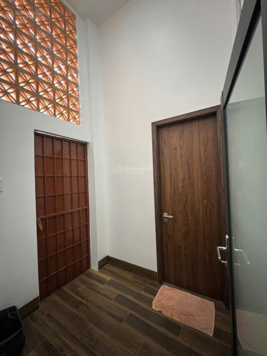 Cho thuê nhà đường CMT8, cạnh trường Mầm Non Sao Việt.