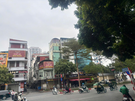 Bán nhanh trước tết nhà phân lô Trung Kính đường đôi, 75 m2 x 6 tầng thang máy, mt 5m. 3 ô tô tránh