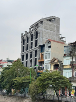 Chính chủ bán tòa nhà mặt phố 168 Nguyễn Lân, mặt tiền khủng 19m giá chỉ 45 tỷ , LH ngay 0981 919 999