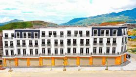 Bán căn liền kề trung tâm hành chính mới Sapa giá tốt. Liên hệ Em Trường check lô
