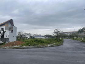 Bán lô đất 2 mặt tiền đường Lê Đức Thọ KDT Số 3, đối diện công viên, giá đầu tư