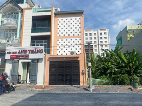 Bán đất tặng nhà như hình, DT: 5x20m, giá 5tỷ5, ĐC: Đối diện chung cư Ehome 3 Bình Tân, sổ có sẵn