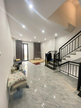 Còn 1 căn duy nhất căn hộ 5 tầng full đồ chỉ 11tr cam kết rẻ nhất Vin 2 - khu Sao Biển - trung tâm