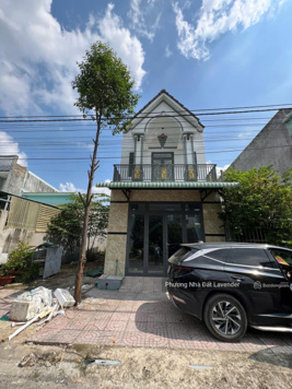 Cho thuê gấp nhà 1 trệt 1 lầu sân xe ôtô ngay KDC Lavender City, sau karaoke Hoàng Đạt