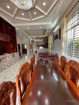 Cho thuê biệt thự ngang 14m mặt tiền đường Nguyễn Văn Cừ nối dài - gần ĐH Nam Cần Thơ