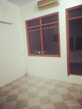 Cho thuê căn hộ tập thể 2 phòng ngủ tại 17 ngõ 563 Giải Phóng, Hoàng Mai, Hà Nội
